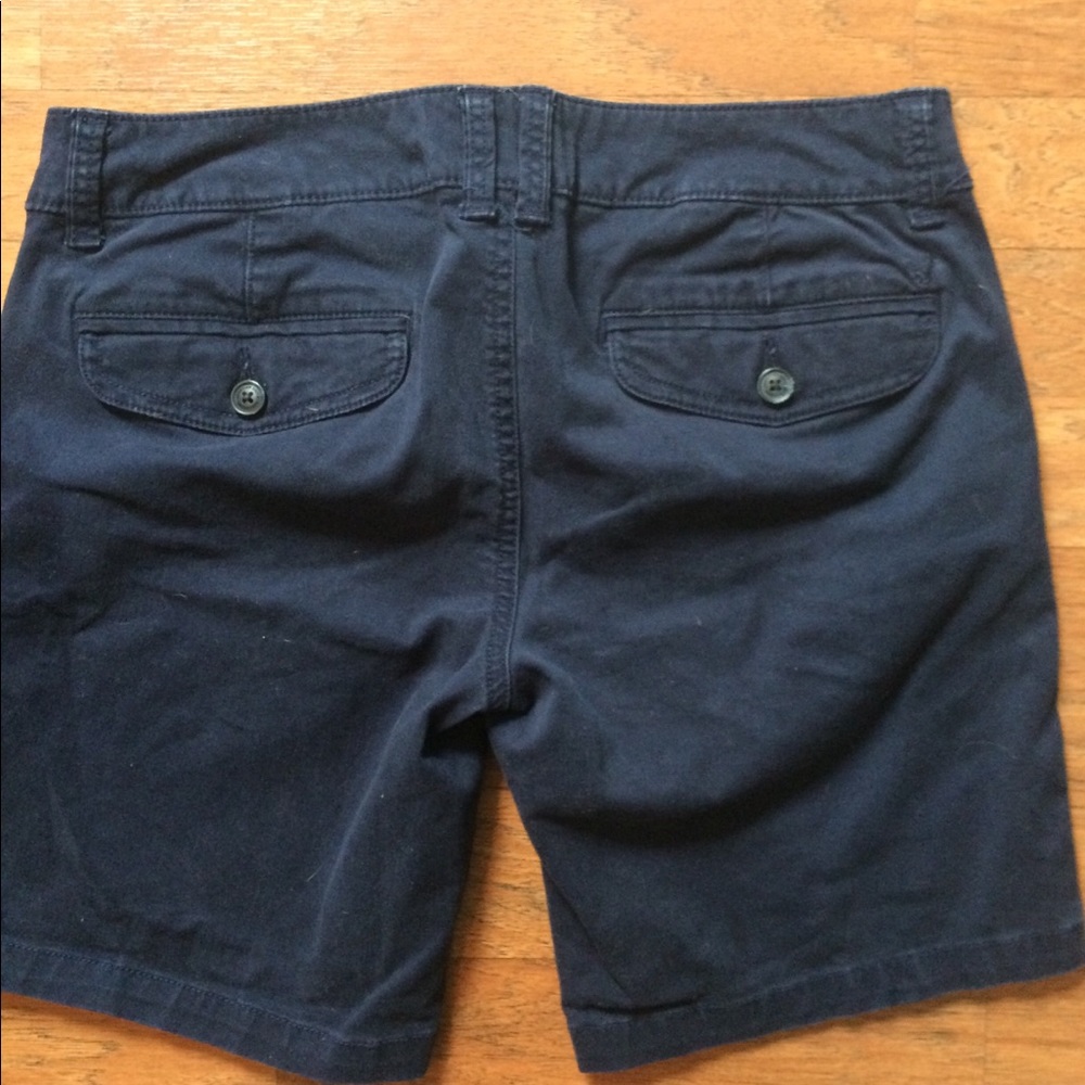 American Eagle Bermuda navy shorts size 2